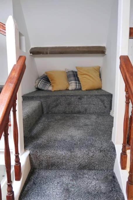 Castle Manor, 4 Bed Seaside Retreat Apartment สการ์โบโรห์ ภายนอก รูปภาพ