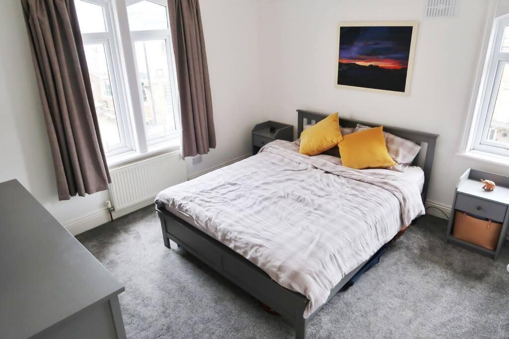 Castle Manor, 4 Bed Seaside Retreat Apartment สการ์โบโรห์ ภายนอก รูปภาพ